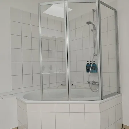 Mit Anbindung Fuer 6 Personen アパート *